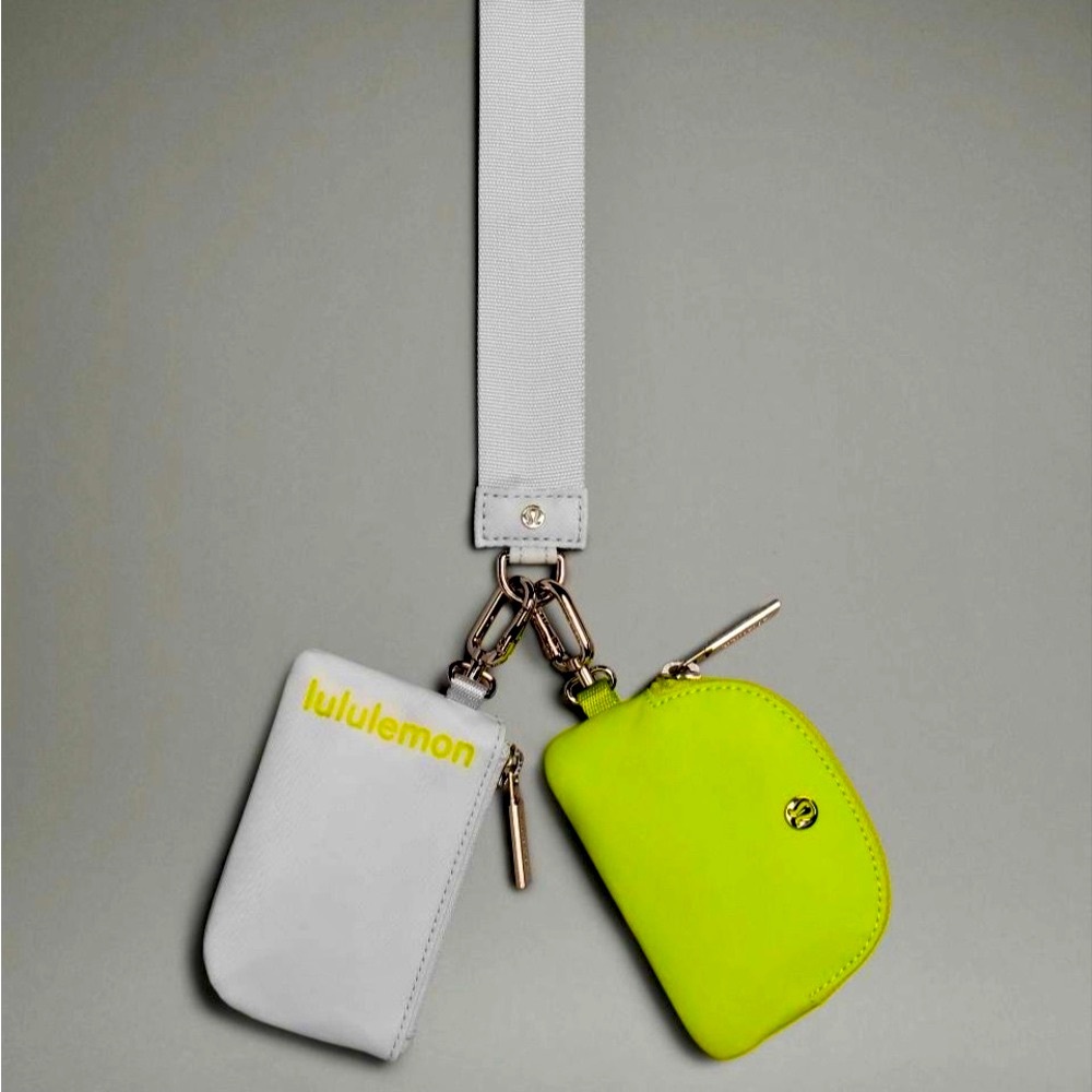 LULULEMON DUAL POUCH WRISTLET